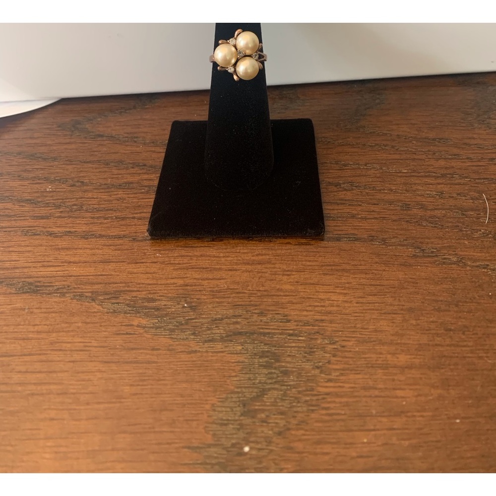 Vintage three pearl ring